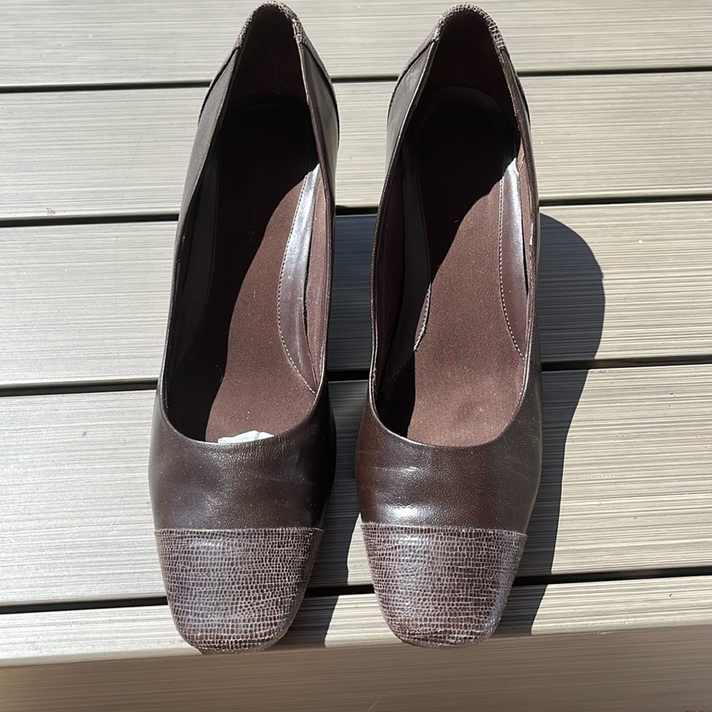 Brown easy spirit 8.5 heels